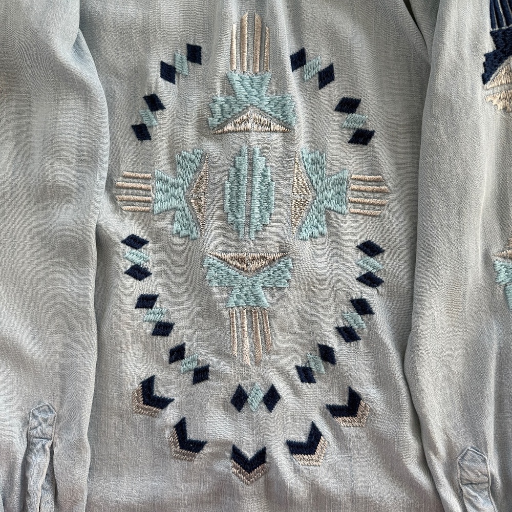 Rails Women's Medium Chambray Embroidered Top